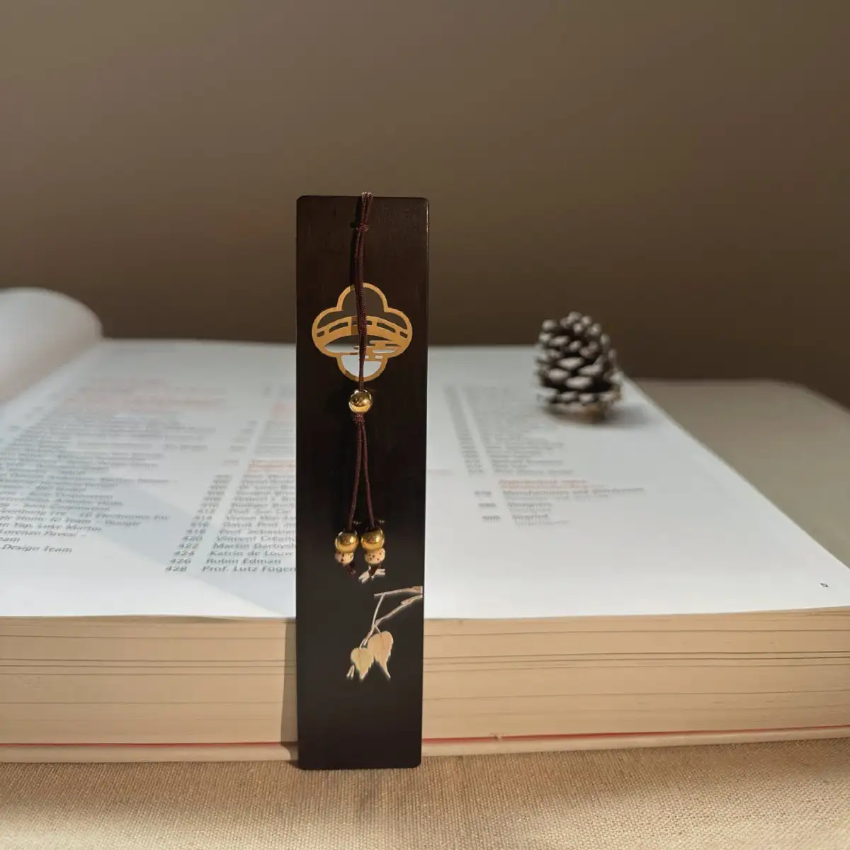 Chinese-Style Classical Wooden Bookmark Gift