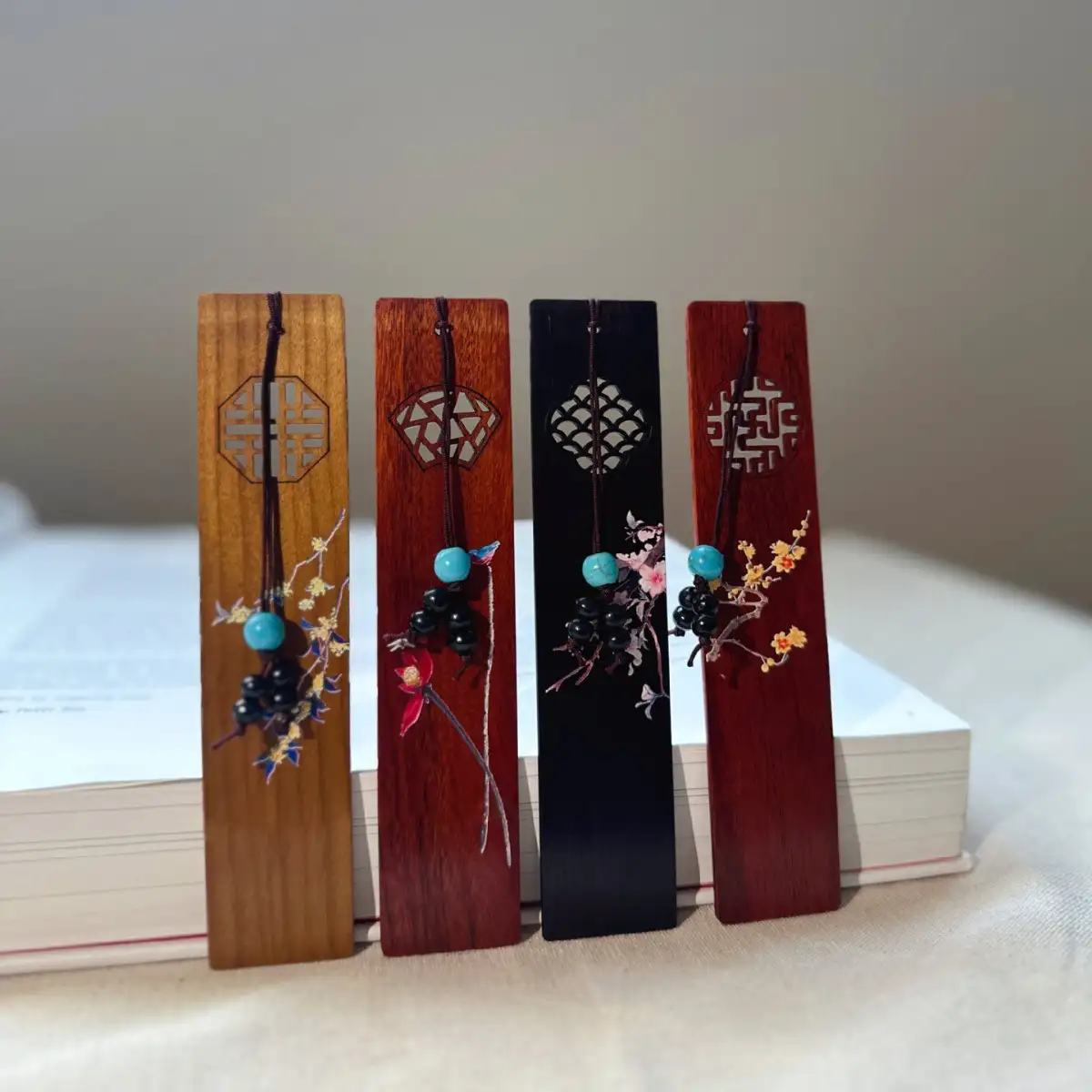 Chinese-Style Classical Wooden Bookmark Gift
