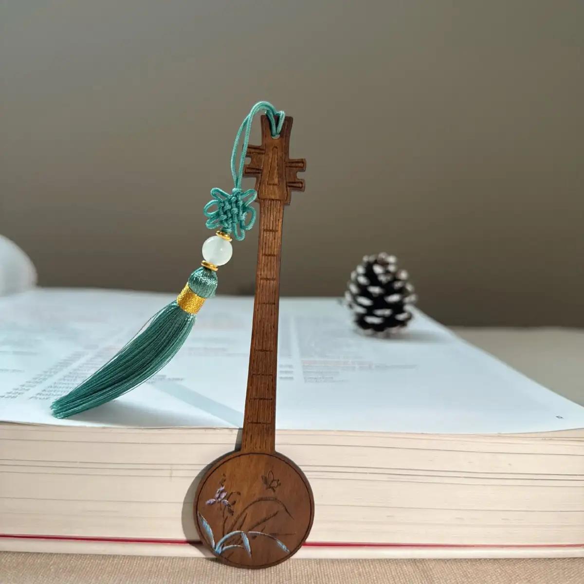 Chinese-Style Classical Wooden Bookmark Gift
