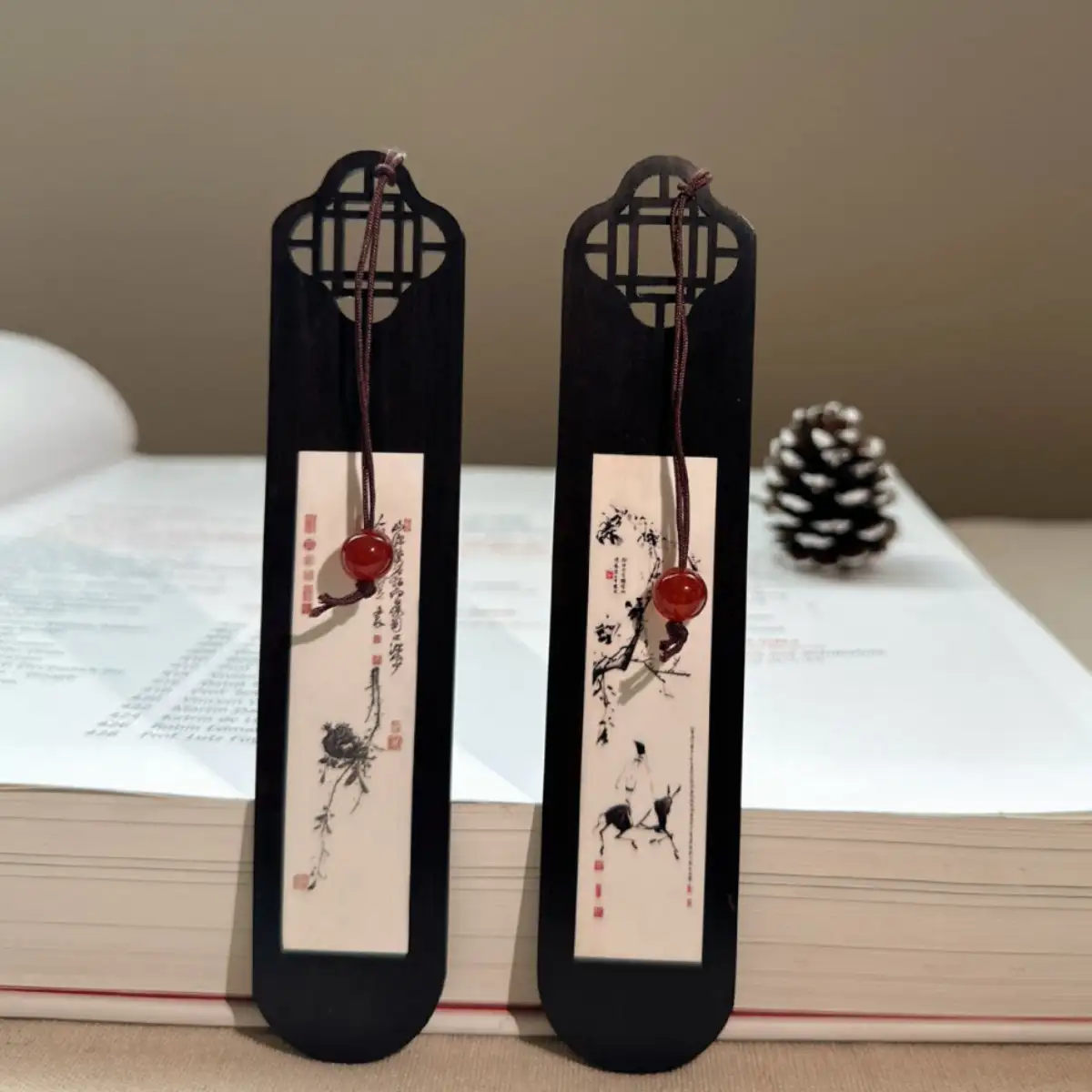 Chinese-Style Classical Wooden Bookmark Gift