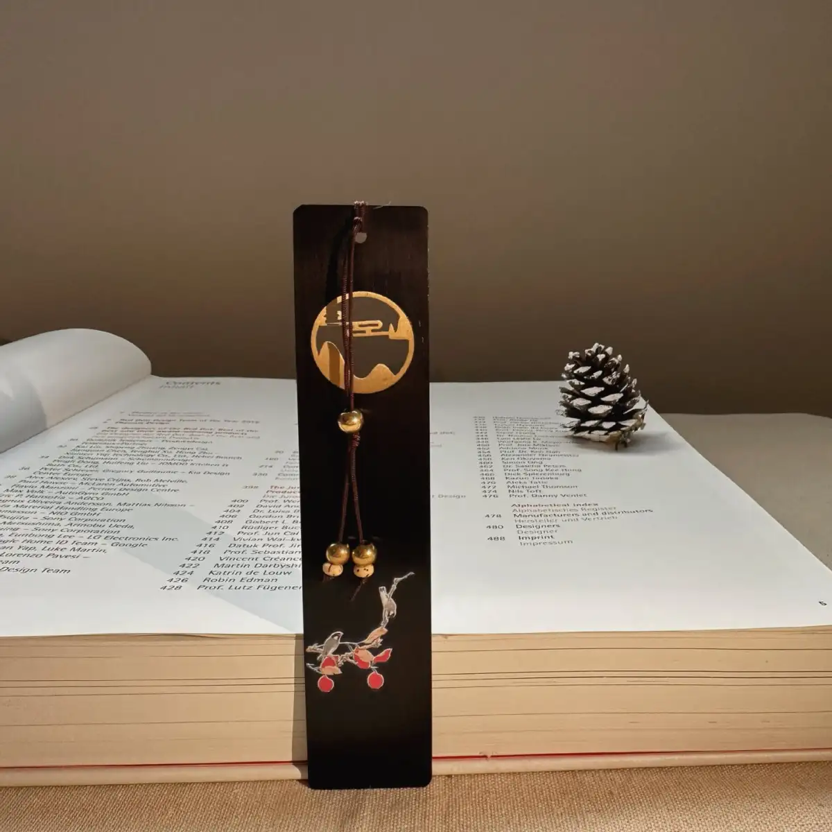 Chinese-Style Classical Wooden Bookmark Gift